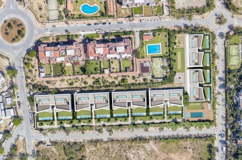 2 & 3 Bedroom Luxury Apartments, La Resina, Estepona. 