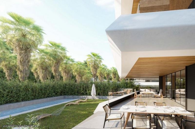 2 & 3 Bedroom Luxury Apartments, La Resina, Estepona. 