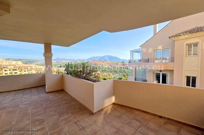 3 Bedroom, Corner Apartment, Duquesa Fairways, Duquesa. 