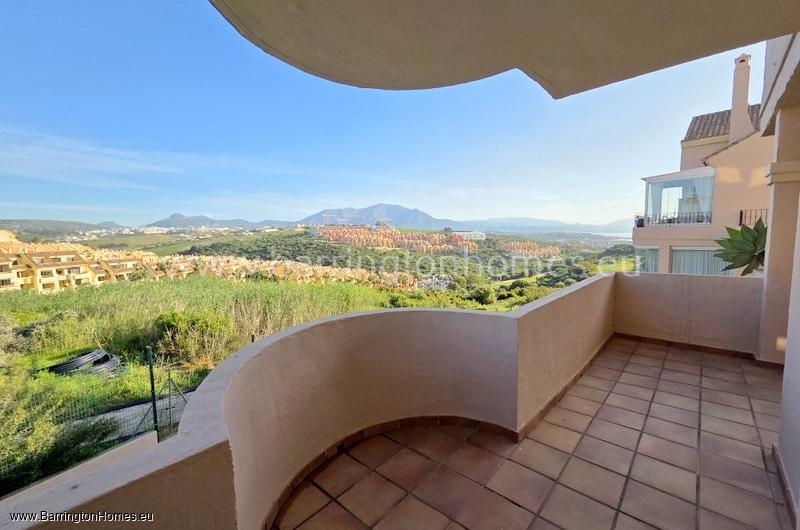 3 Bedroom, Corner Apartment, Duquesa Fairways, Duquesa. 