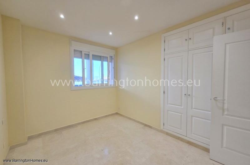 3 Bedroom, Corner Apartment, Duquesa Fairways, Duquesa. 