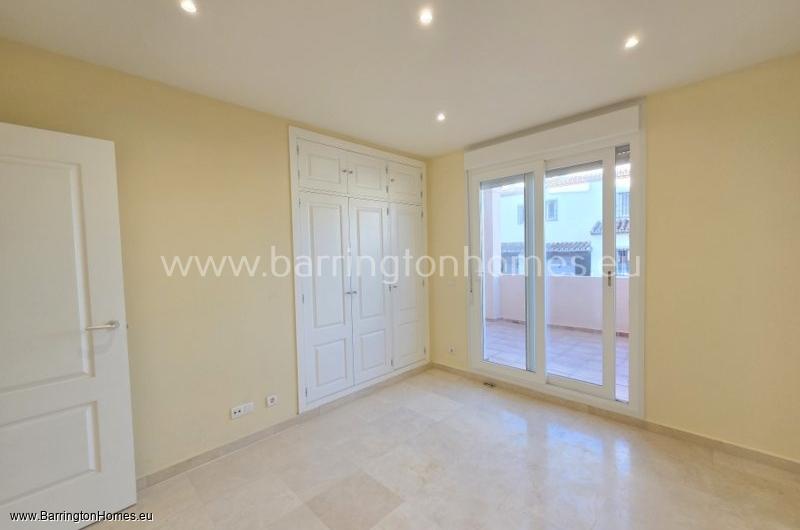 3 Bedroom, Corner Apartment, Duquesa Fairways, Duquesa. 