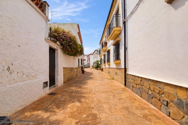 3 Bedroom Character Property, Manilva Pueblo, Manilva. 