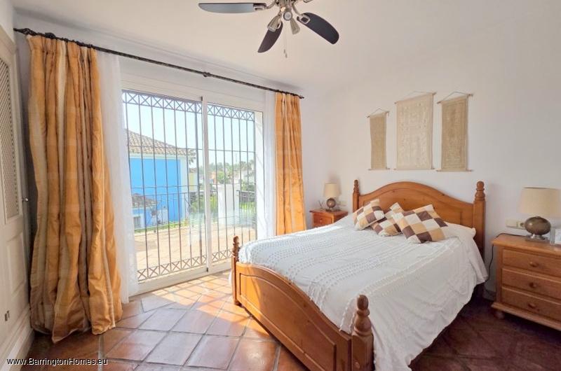 4 Bedroom Private Villa, Ocean Golf Villas, Duquesa. 