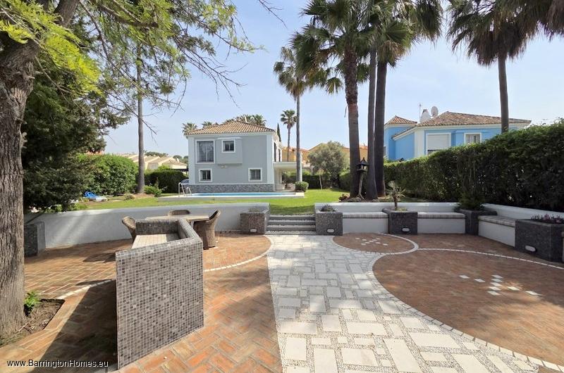 4 Bedroom Private Villa, Ocean Golf Villas, Duquesa. 