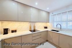 Stunning 3 Bedroom Apartment, Pueblo Camelot, Duquesa. 