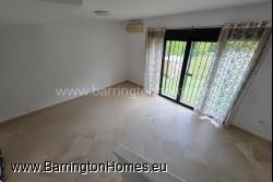 3 Bedroom, 2.5 Bathroom Townhouse, Gunilla, Duquesa. 