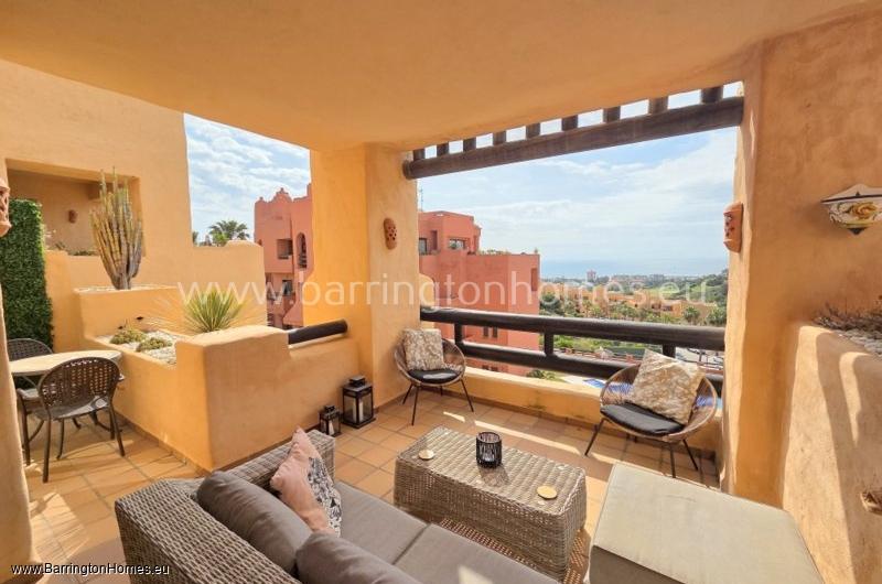 Luxury 2 Bedroom Apartment, Coto Real, Duquesa. 