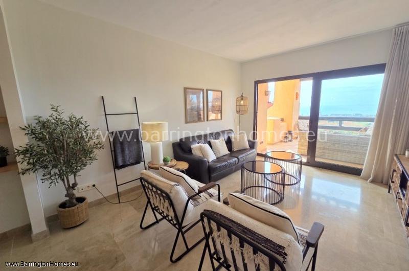 Luxury 2 Bedroom Apartment, Coto Real, Duquesa. 