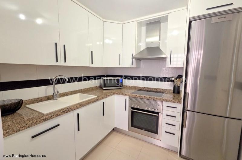 Luxury 2 Bedroom Apartment, Coto Real, Duquesa. 