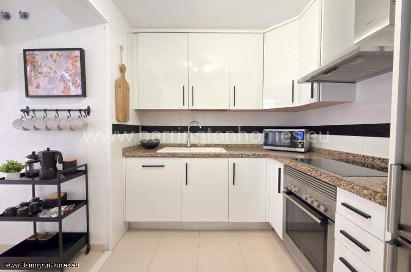 Luxury 2 Bedroom Apartment, Coto Real, Duquesa. 