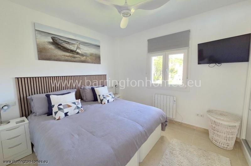 Stunning 3 Bedroom Apartment, Pueblo Camelot, Duquesa. 
