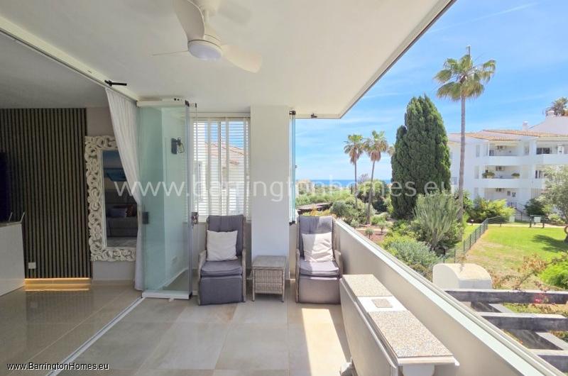Stunning 3 Bedroom Apartment, Pueblo Camelot, Duquesa. 