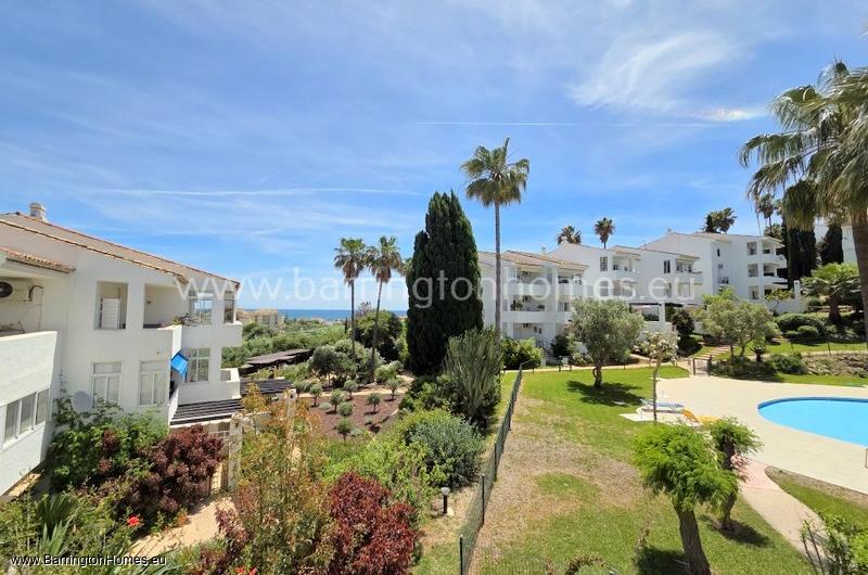 Stunning 3 Bedroom Apartment, Pueblo Camelot, Duquesa. 