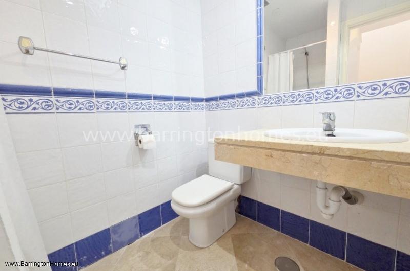 3 Bedroom, 2.5 Bathroom Townhouse, Gunilla, Duquesa. 
