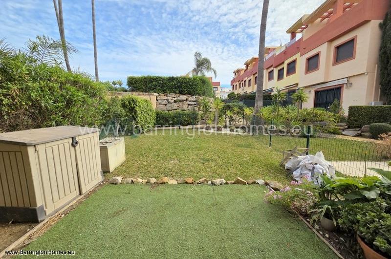 3 Bedroom, 2.5 Bathroom Townhouse, Gunilla, Duquesa. 