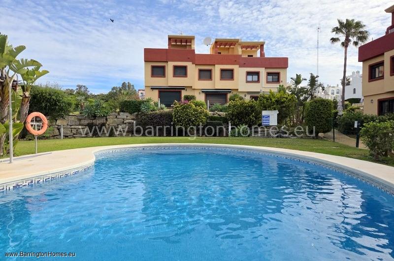 3 Bedroom, 2.5 Bathroom Townhouse, Gunilla, Duquesa. 