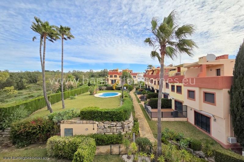 3 Bedroom, 2.5 Bathroom Townhouse, Gunilla, Duquesa. 