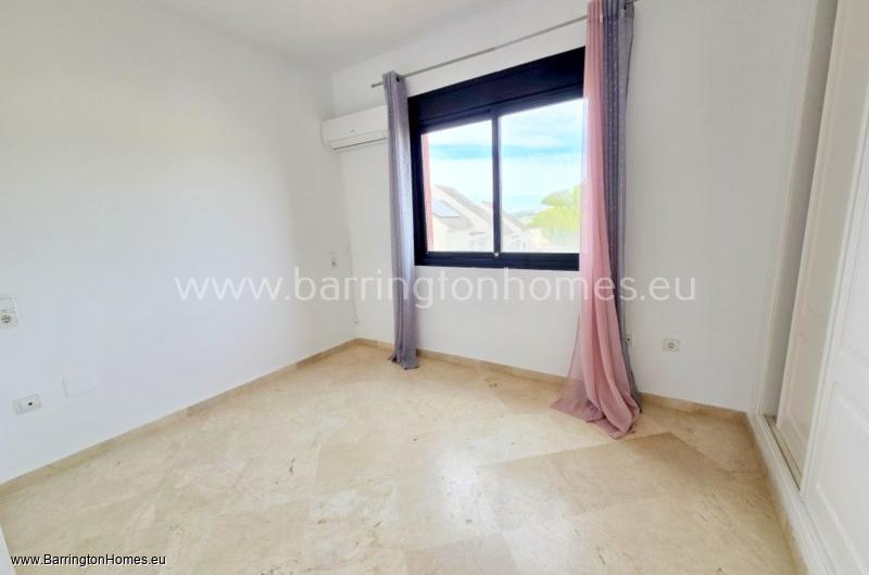3 Bedroom, 2.5 Bathroom Townhouse, Gunilla, Duquesa. 