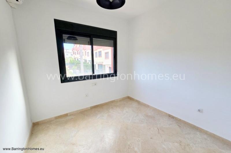 3 Bedroom, 2.5 Bathroom Townhouse, Gunilla, Duquesa. 