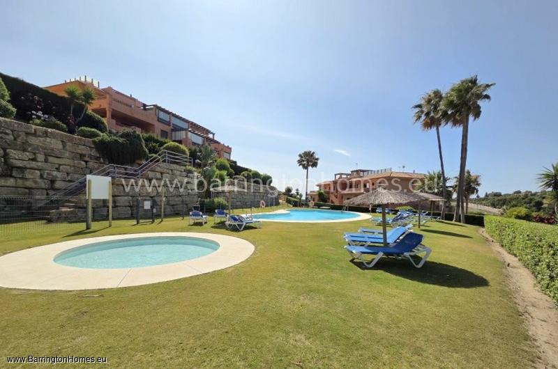 2 Bedroom Apartment, Viñas Del Golf, Casares Costa. 