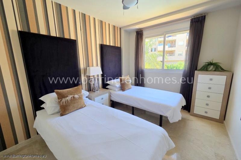 3 Bedroom Duplex Penthouse, Duquesa Fairways, Duquesa. 