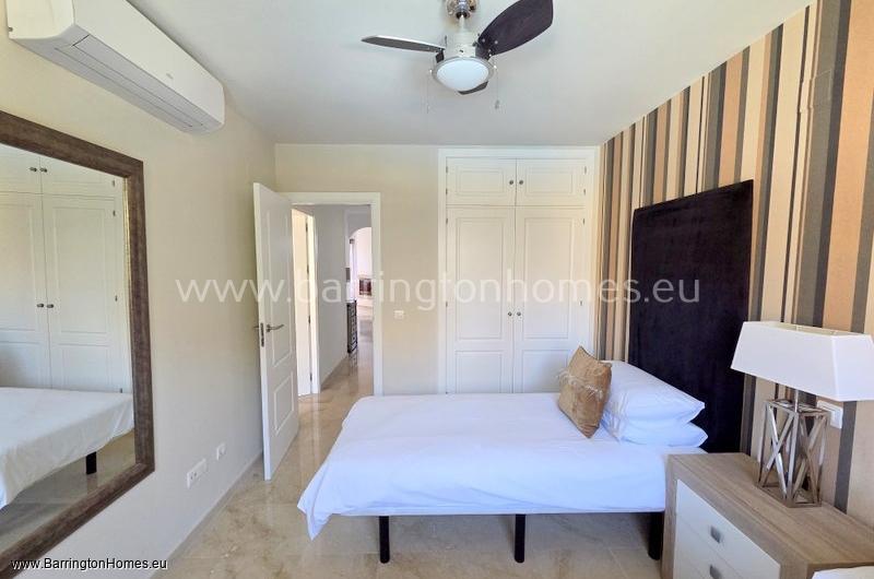 3 Bedroom Duplex Penthouse, Duquesa Fairways, Duquesa. 