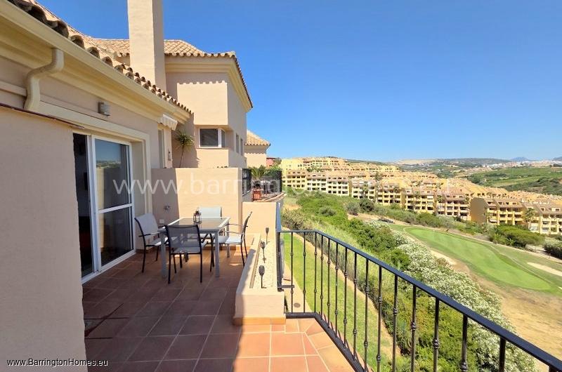 3 Bedroom Duplex Penthouse, Duquesa Fairways, Duquesa. 