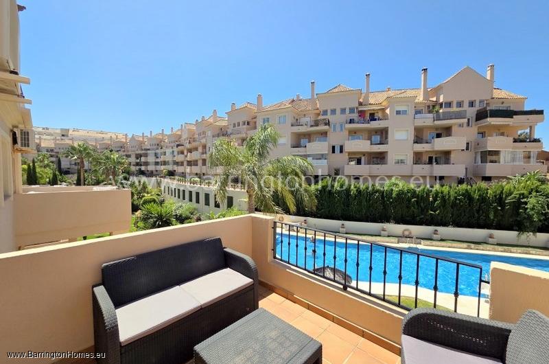 3 Bedroom Duplex Penthouse, Duquesa Fairways, Duquesa. 
