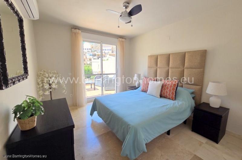 3 Bedroom Duplex Penthouse, Duquesa Fairways, Duquesa. 