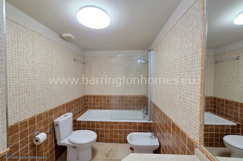3 Bedroom Duplex Penthouse, Duquesa Fairways, Duquesa. 