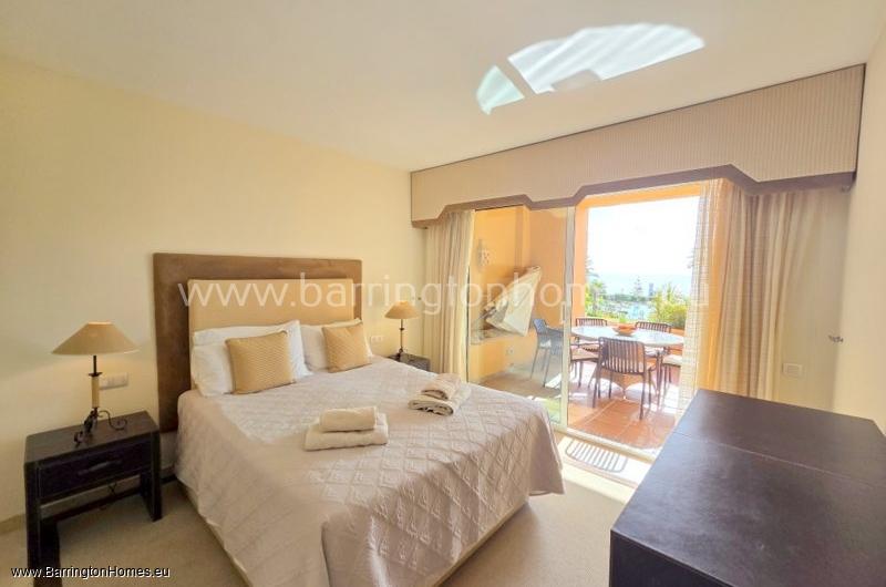 Frontline Beach 3 Bedroom Apartment, Los Granados, Duquesa. 