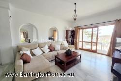 Spacious 3 Bedroom Corner Townhouse, Los Carmenes, Duquesa. 