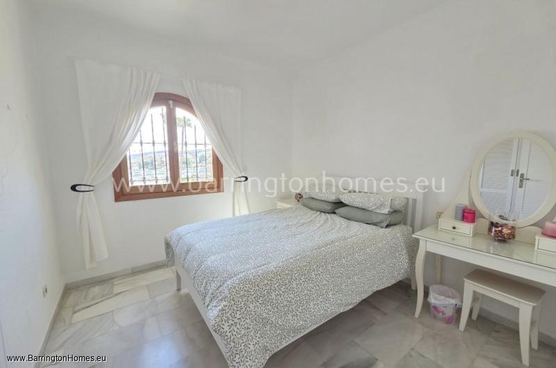 Spacious 3 Bedroom Corner Townhouse, Los Carmenes, Duquesa. 