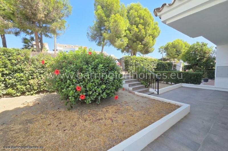 Spacious 3 Bedroom Corner Townhouse, Los Carmenes, Duquesa. 