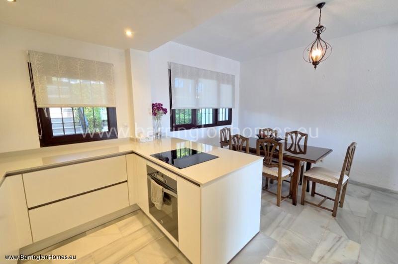 Spacious 3 Bedroom Corner Townhouse, Los Carmenes, Duquesa. 