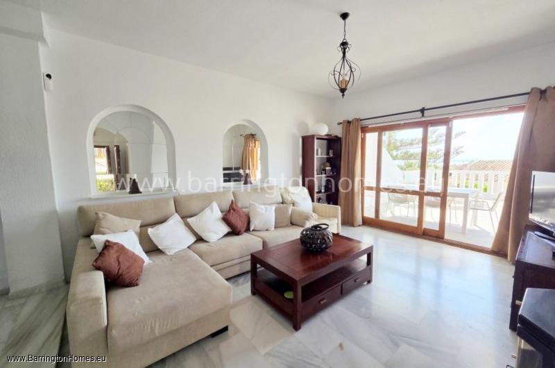 Spacious 3 Bedroom Corner Townhouse, Los Carmenes, Duquesa. 