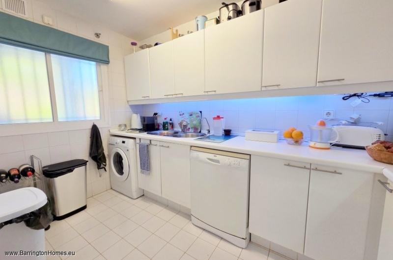 3 Bedroom Apartment, Pueblo Camelot, Duquesa. 