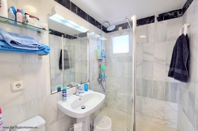 3 Bedroom Apartment, Pueblo Camelot, Duquesa. 
