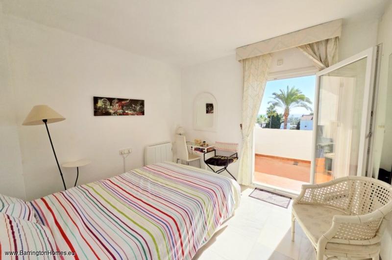 3 Bedroom Apartment, Pueblo Camelot, Duquesa. 