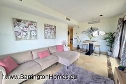 1 Bedroom Luxury Frontline Apartment, Marina del Castillo. 