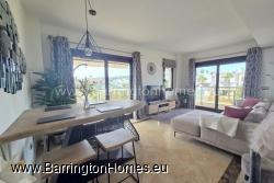 1 Bedroom Luxury Frontline Apartment, Marina del Castillo. 