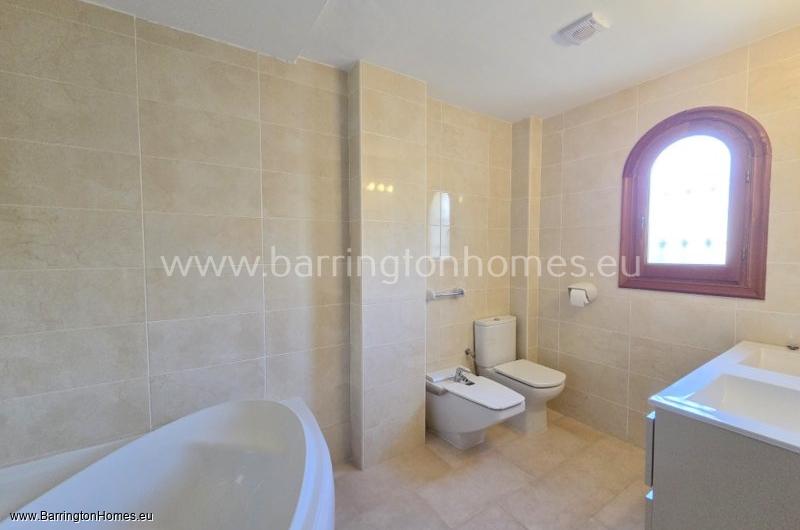 3 Bedroom Luxury Apartment, Los Castillos, Duquesa. 