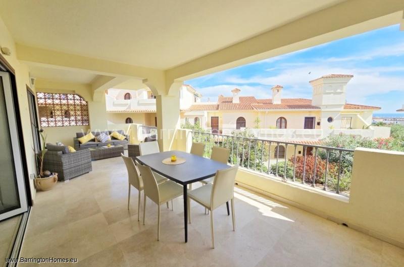 3 Bedroom Luxury Apartment, Los Castillos, Duquesa. 