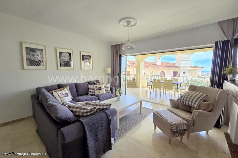 3 Bedroom Luxury Apartment, Los Castillos, Duquesa. 