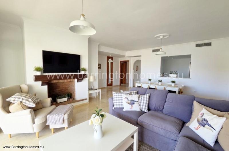 3 Bedroom Luxury Apartment, Los Castillos, Duquesa. 
