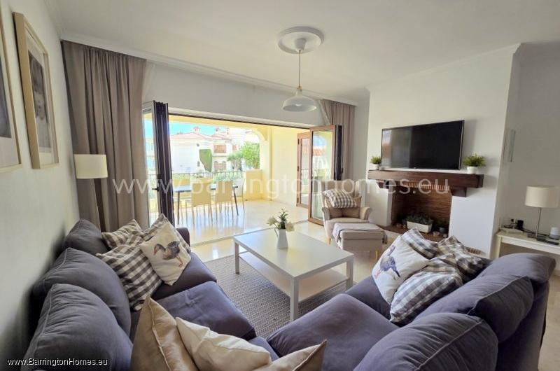 3 Bedroom Luxury Apartment, Los Castillos, Duquesa. 