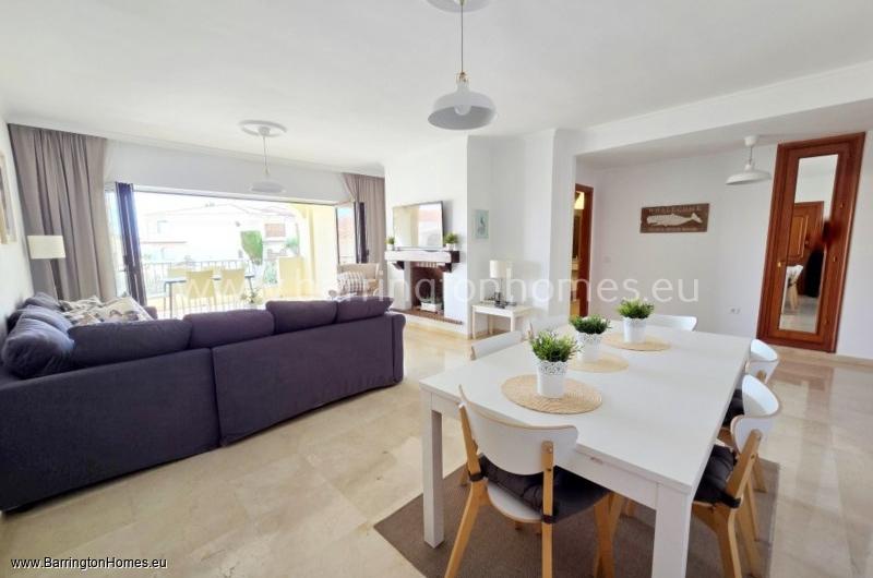 3 Bedroom Luxury Apartment, Los Castillos, Duquesa. 