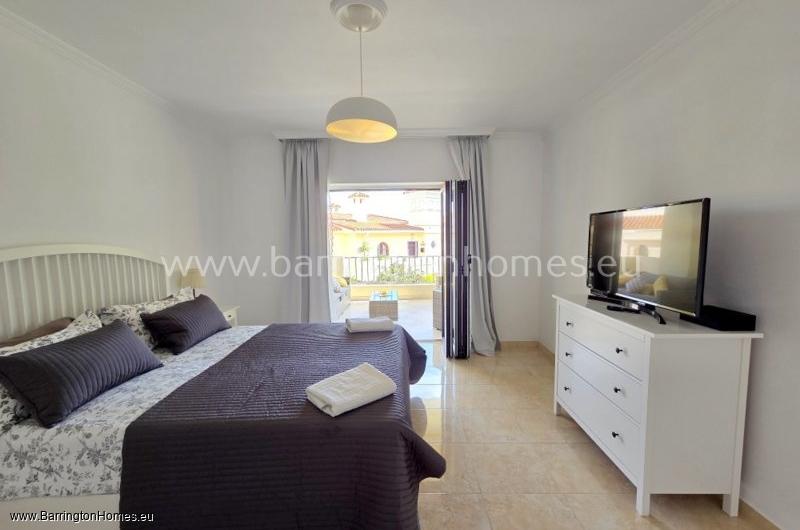 3 Bedroom Luxury Apartment, Los Castillos, Duquesa. 