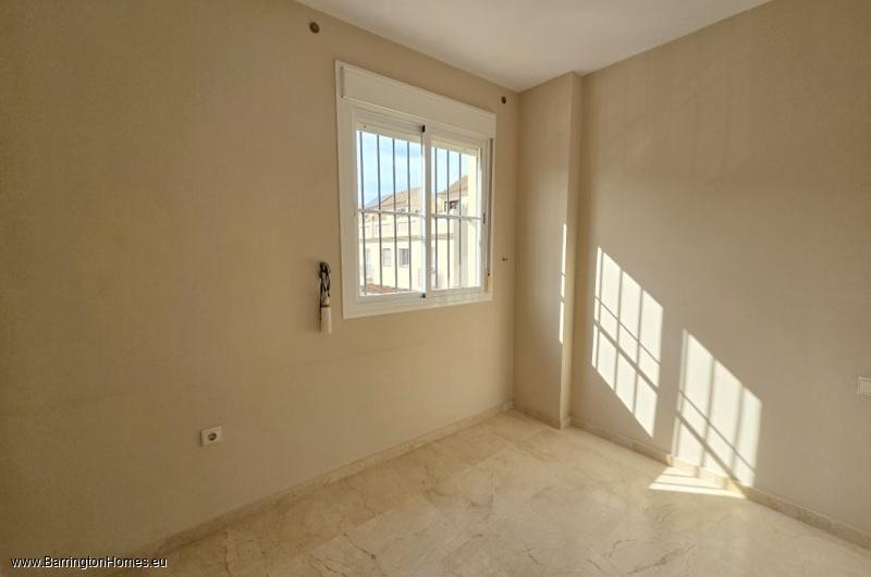 4 Bedroom Townhouse, Duquesa Golf Villas, Duquesa. 